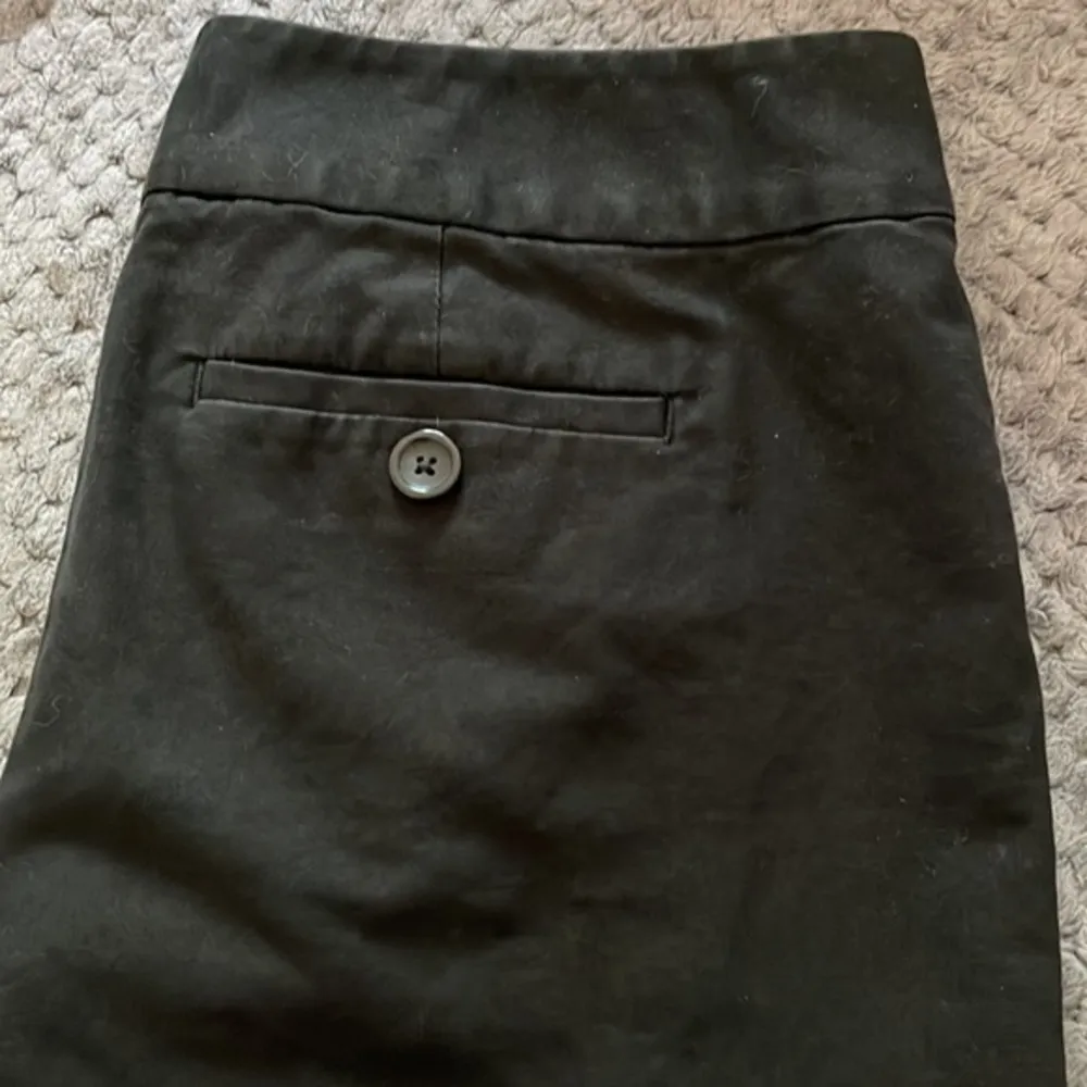 Ann Taylor Black Bermuda Shorts Signature Low Waist Sz 8 EUC #7524 - Image 4