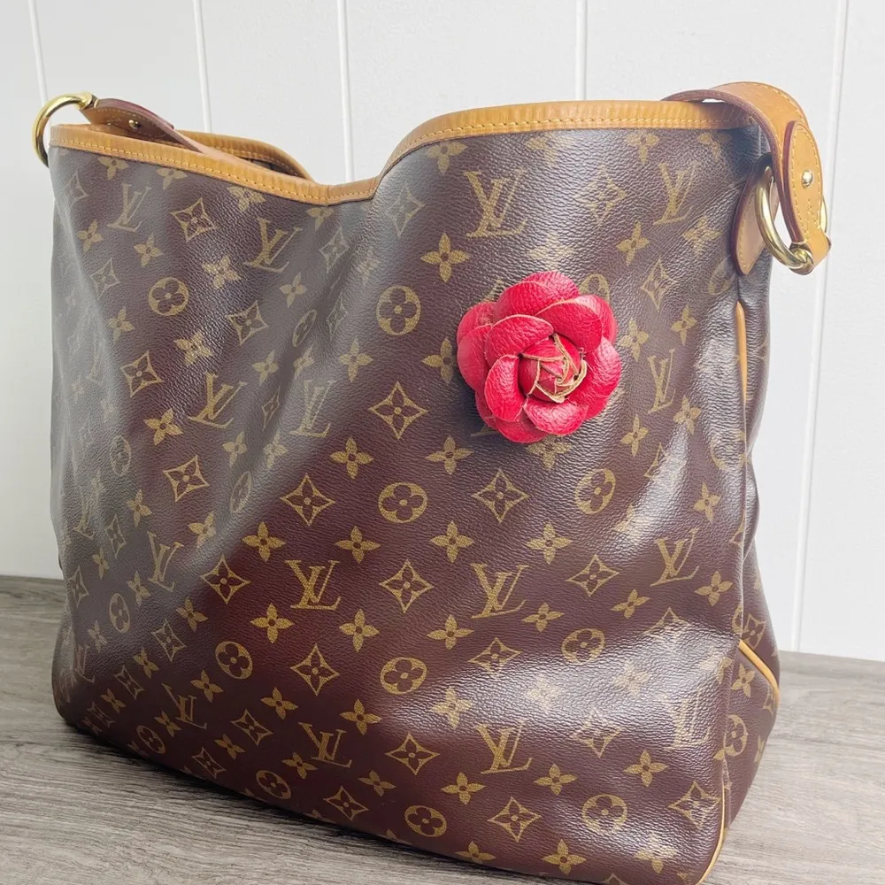 Camellia Flower Vegan Leather Magnetic Bag Charm - Image 4