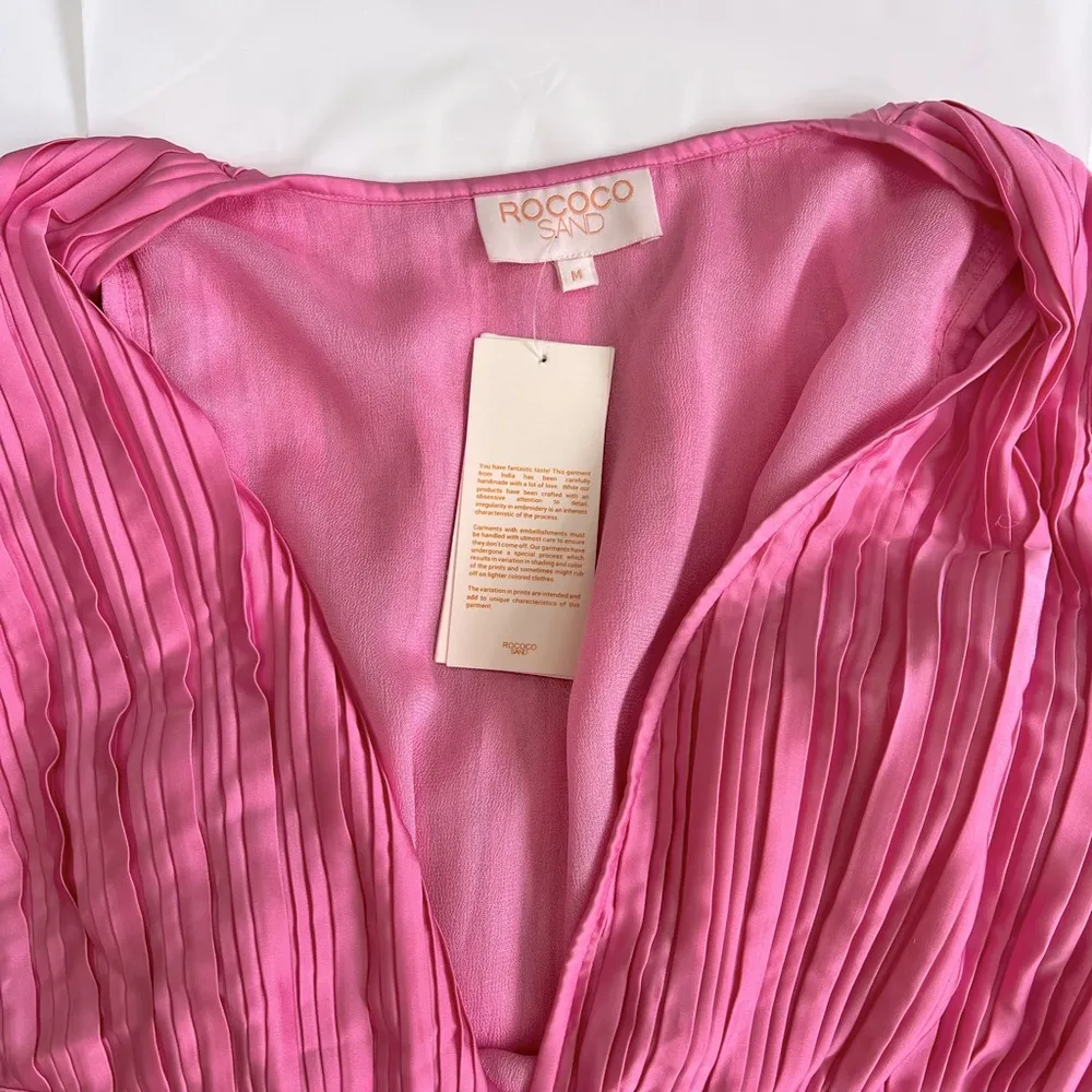 NWT Rococo Sand Midi Dress in Pink, size M Size M - Image 5