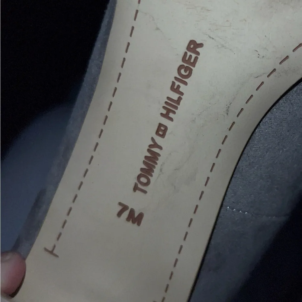 Tommy Hilfiger Women's Size 7 Taupe Abilene Pump Career Preowned - Image 7