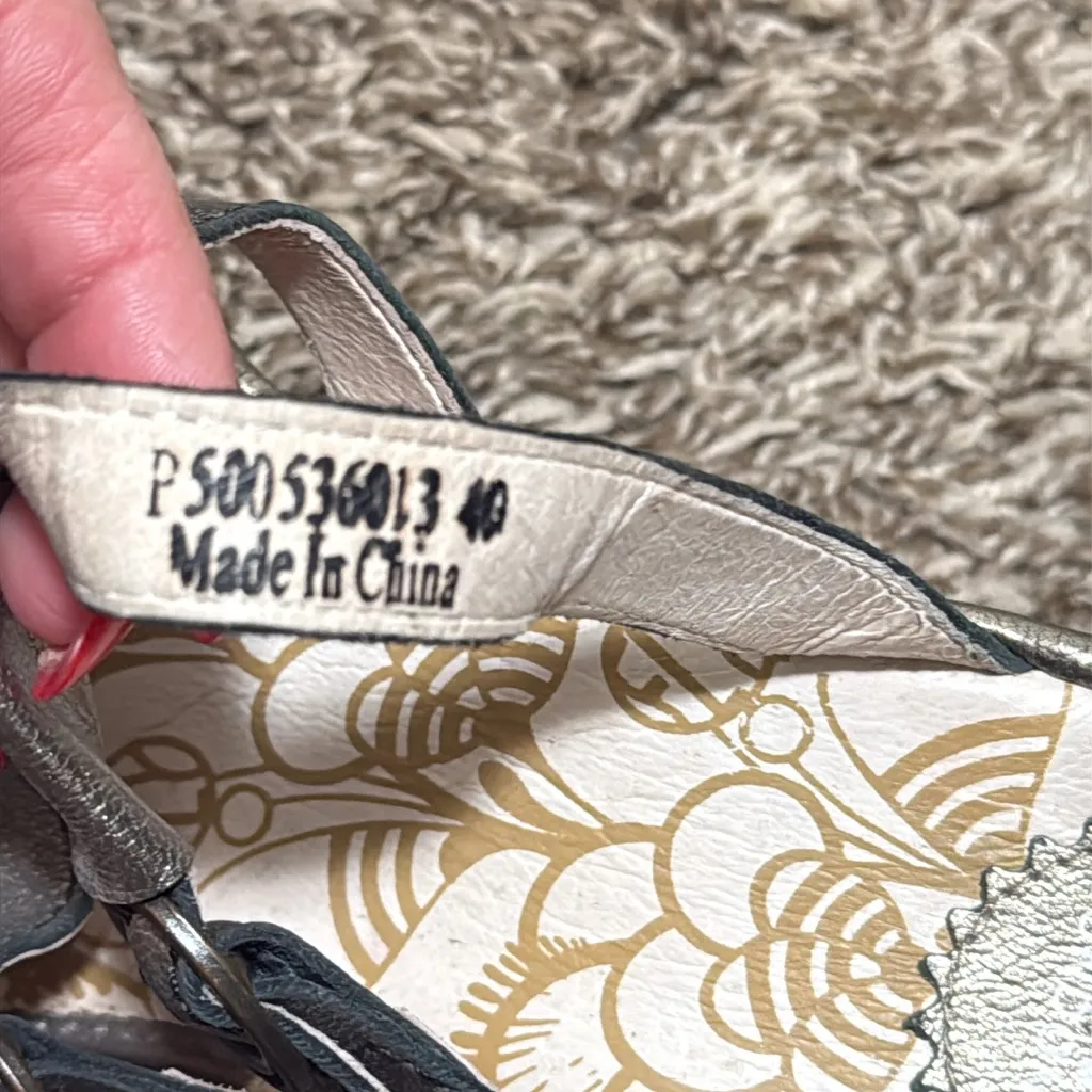 Fly London Yawe Wedge Slide Platform Sandals Metallic size 40 or size 9 woman - Image 5