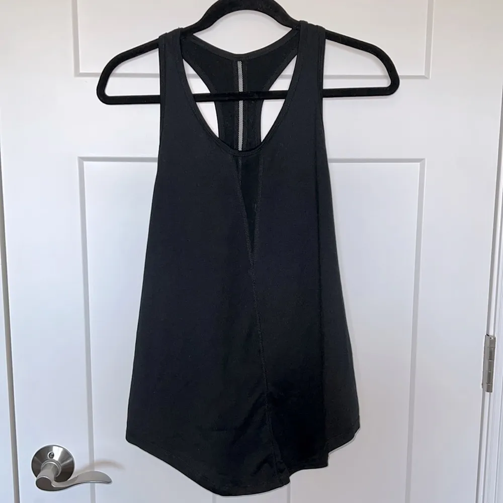 Black Effortless Tank - Image 3