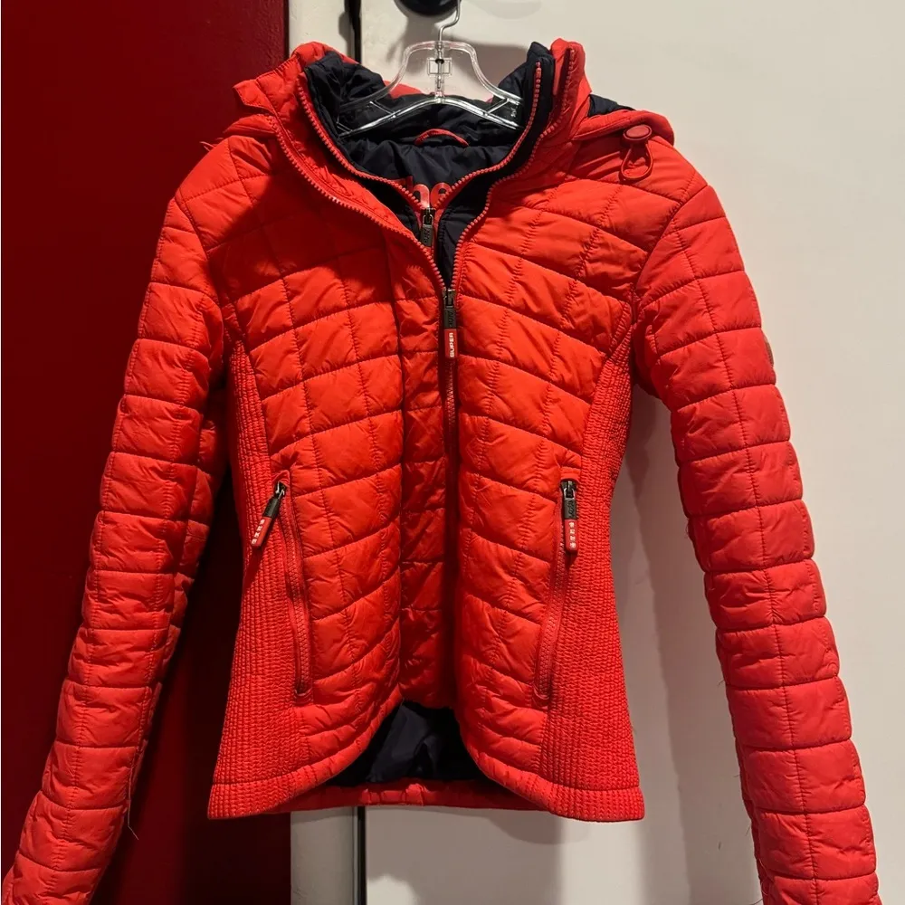 Superdry Hooded Box Quilt Fuji Puffer Jacket in Bright Red Slim Fit Size M - Image 8