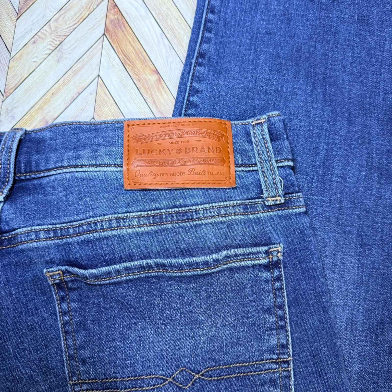 Lucky Brand Womens Jean Sweet Mid Rise Straight Leg 30/10 Classic 5 Pocket Comfy - Image 9