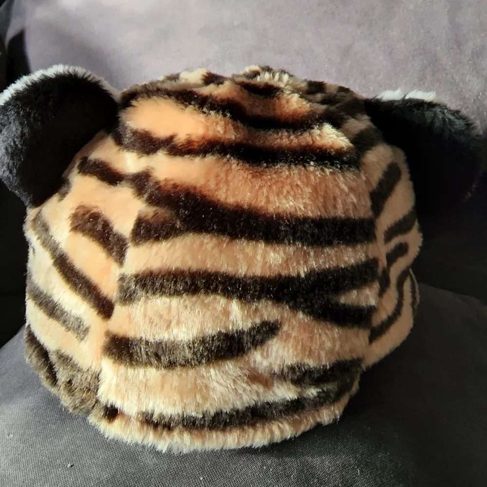 Tiger Hat Plush - Image 2