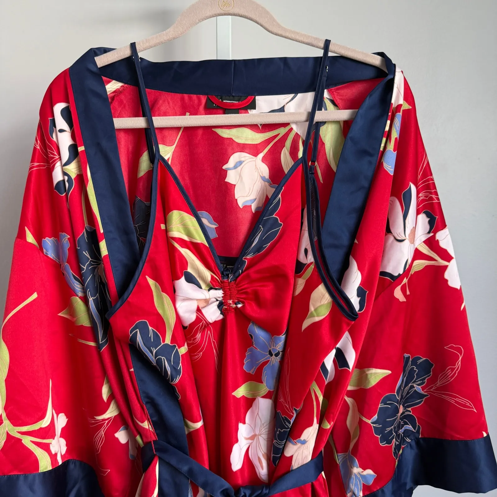 INC International Concepts XXL Red Floral Print Robe & Chemise Set NWT - Image 2