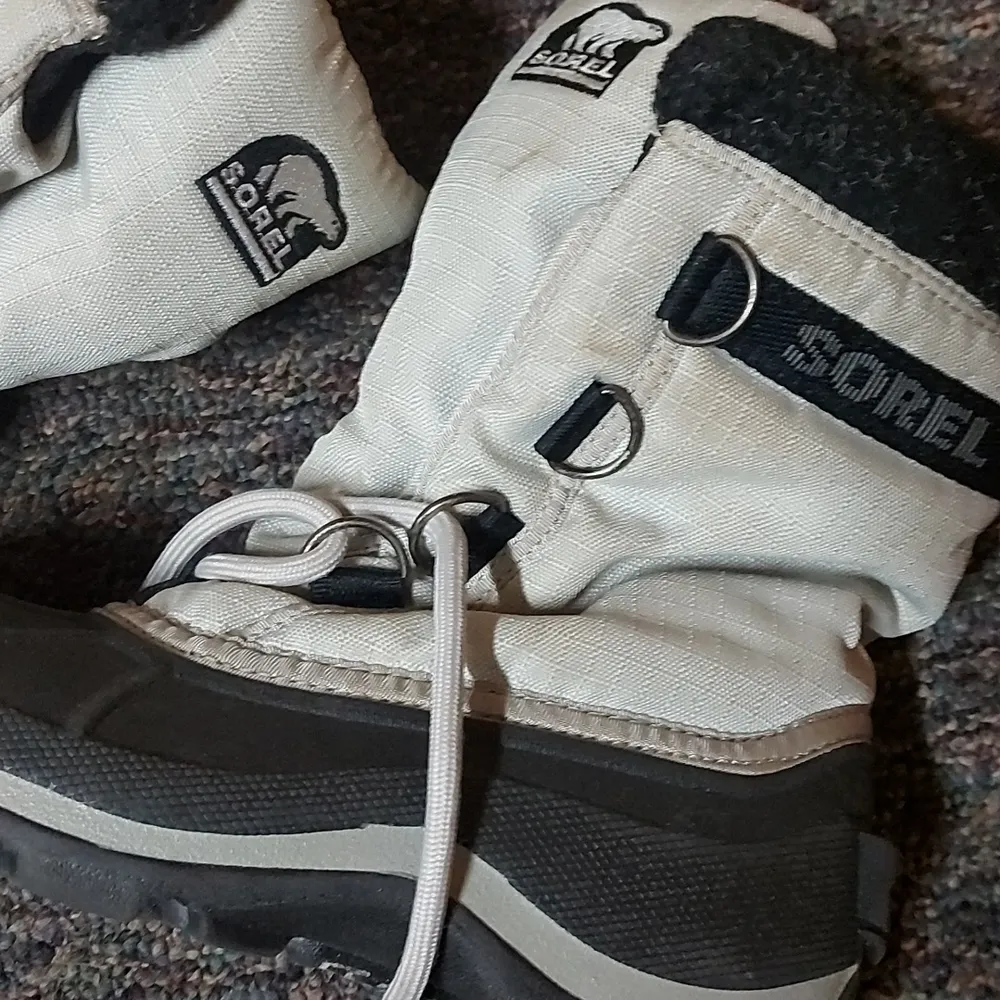 Sorel Snow Winter Boots SIZE 6 - Image 3