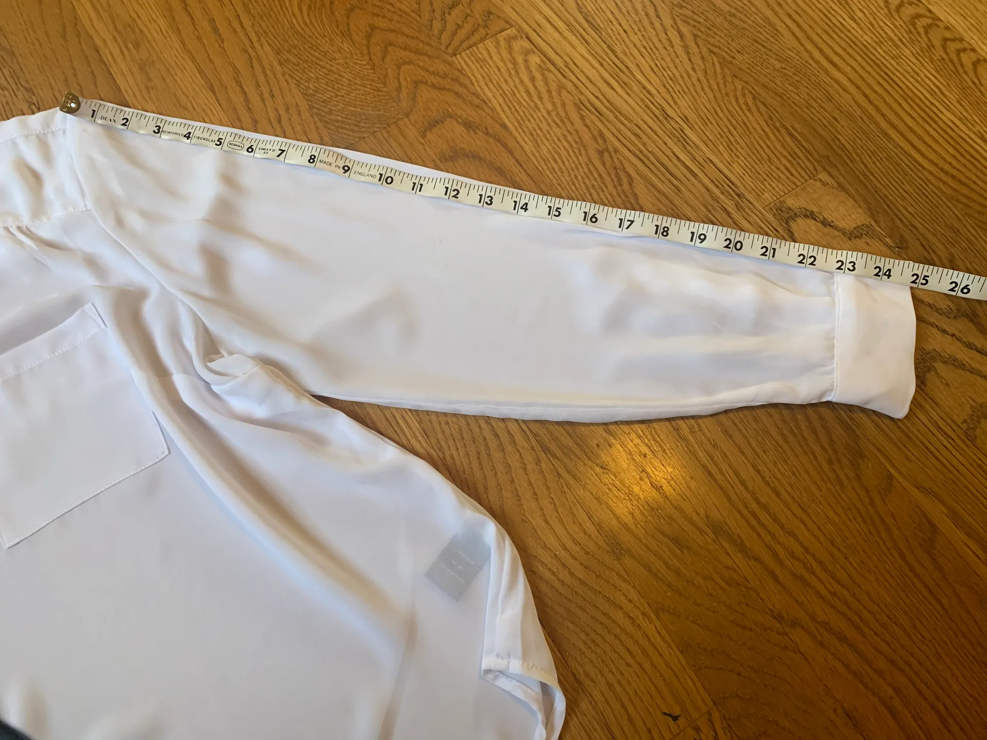 Torrid long sleeve white button up blouse size 0 - Image 9