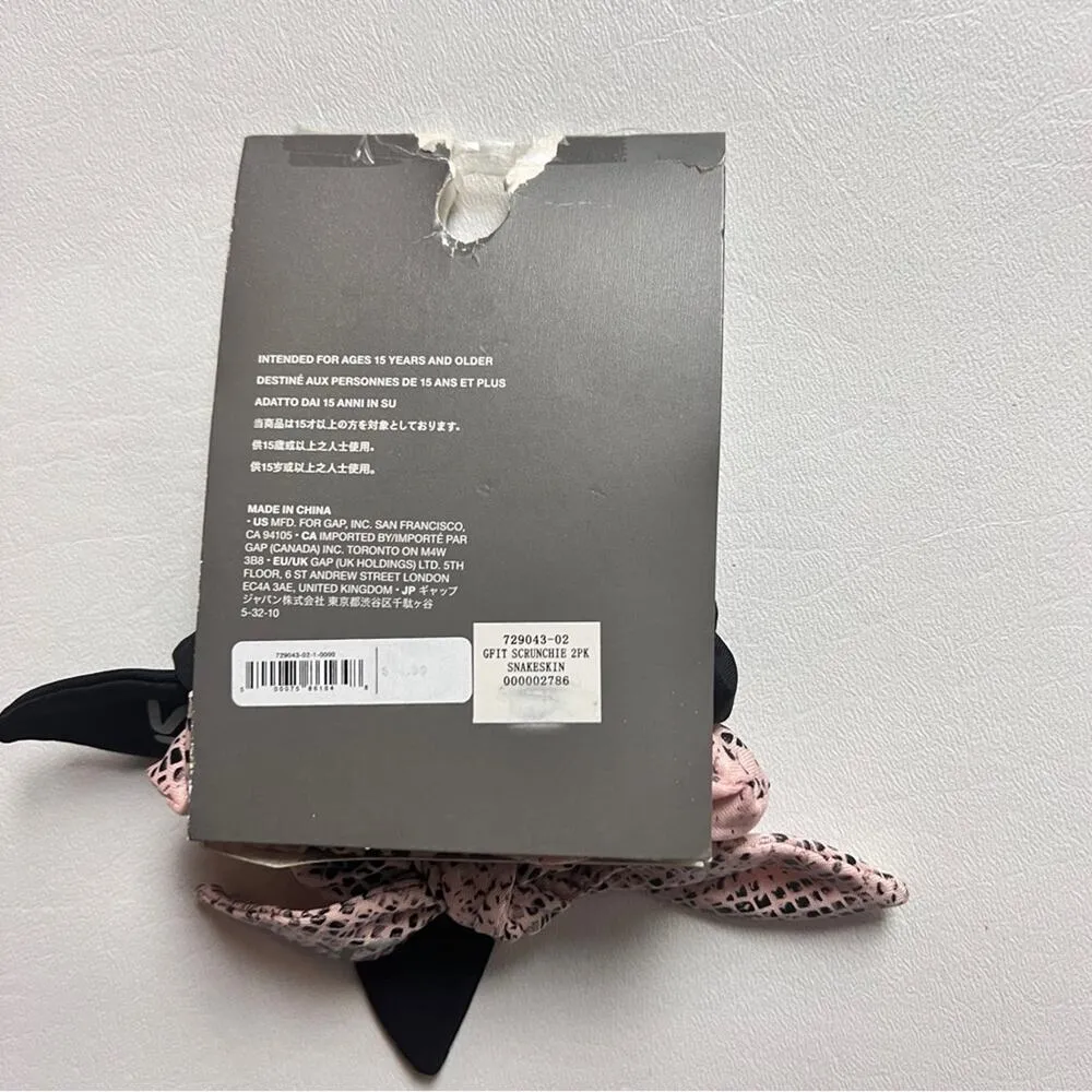 Gap  Women’s Two Pack Scrunchie  Hair Accessories Set - Image 4