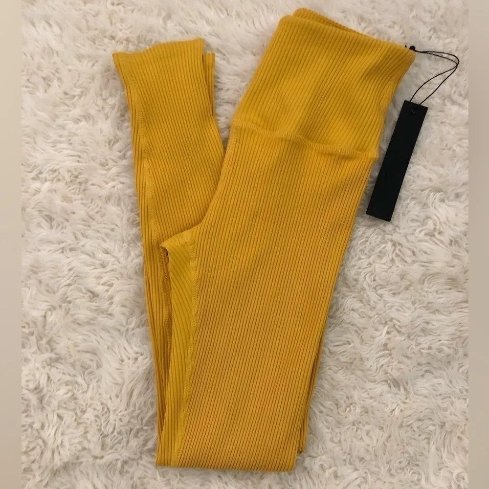 NWT Carbon38 Ribbed 7/8 Legging - Image 3