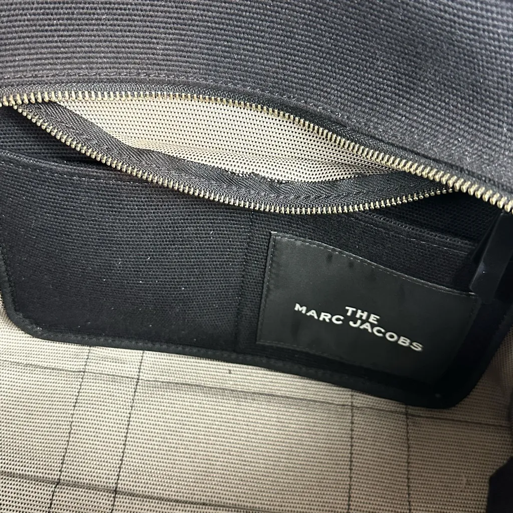 Marc Jacobs The Jacquard Medium Sized Woven Deluxe  Fabric Tote In Black - Image 12