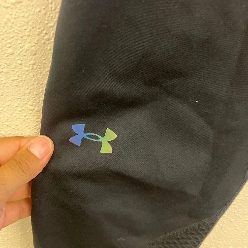Under Armour “heatgear” black cropped size medium #667 - Image 3