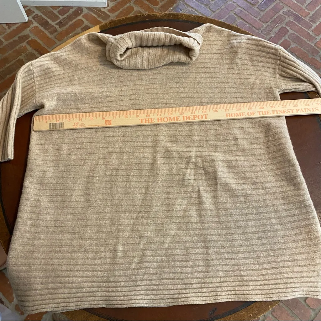 Sundance 100% Cashmere sweater boxy cut 3/4 sleeve size medium luxury turtleneck - Image 4