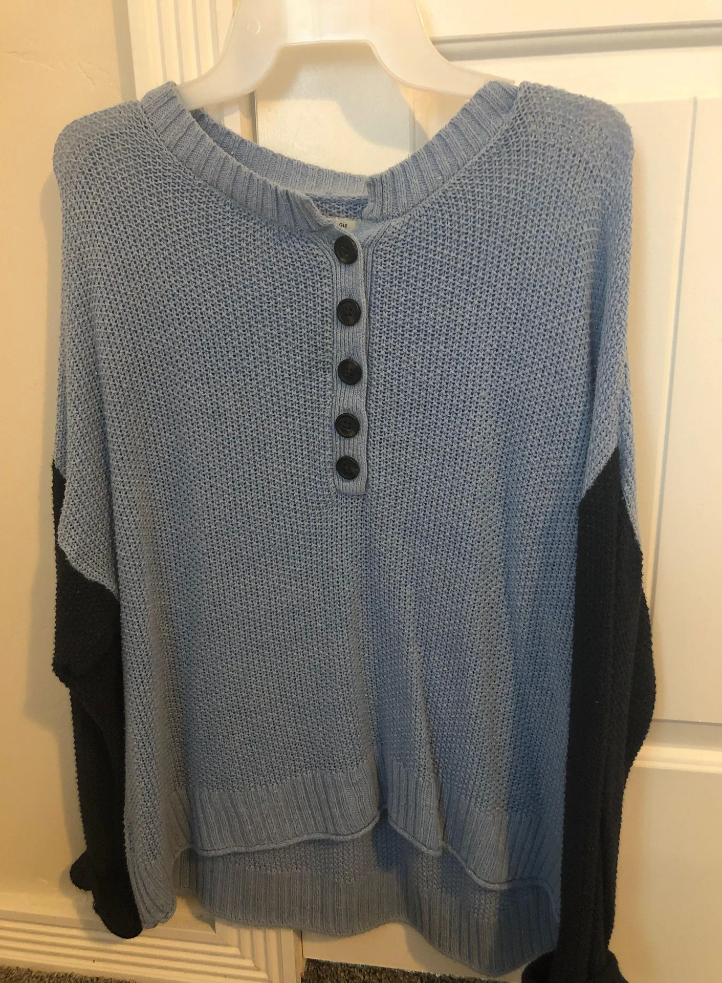 American Eagle  Sweater - Image 2
