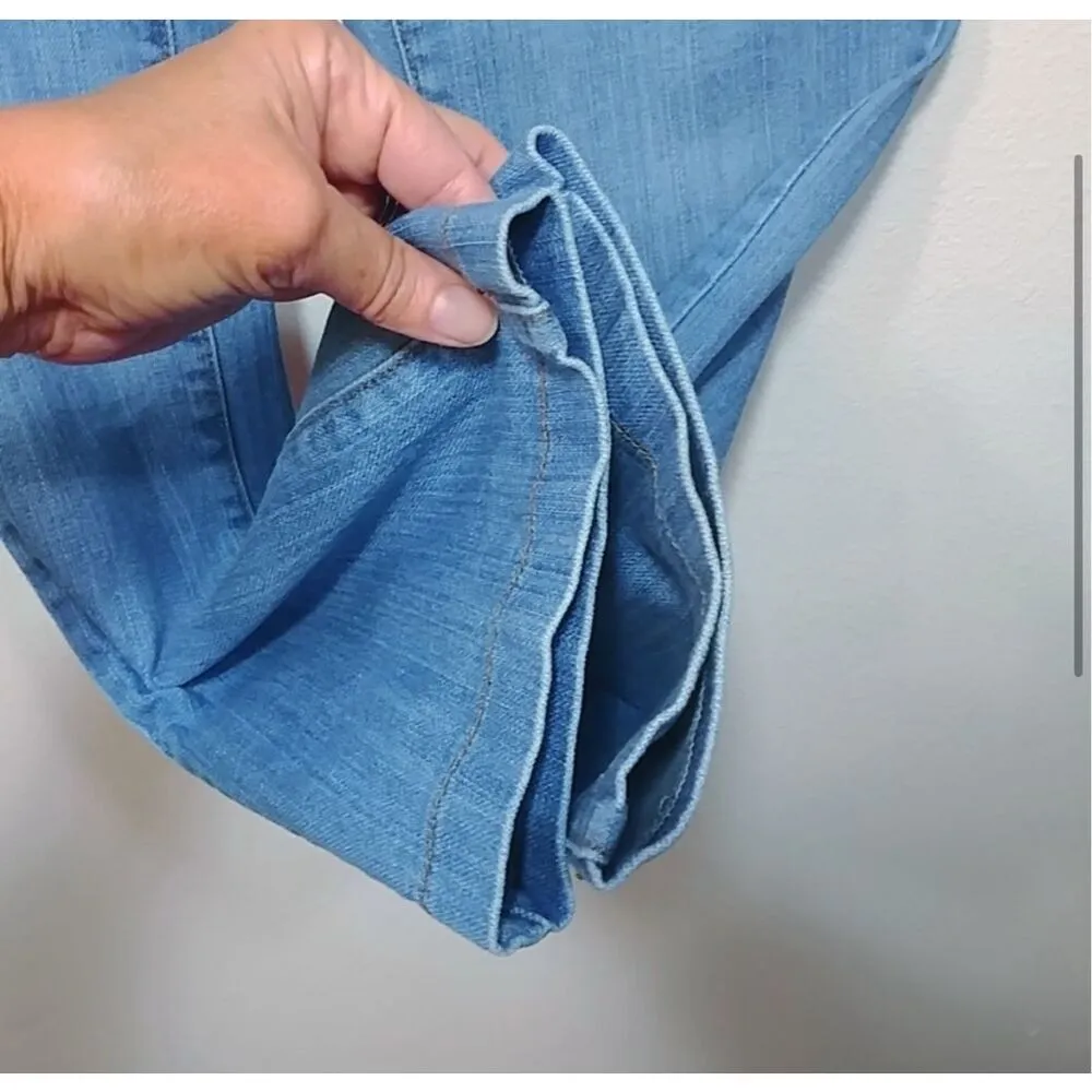 NEW NYDJ Light Wash Straight-Leg Jeans Flattering & Comfy 8 - Image 4