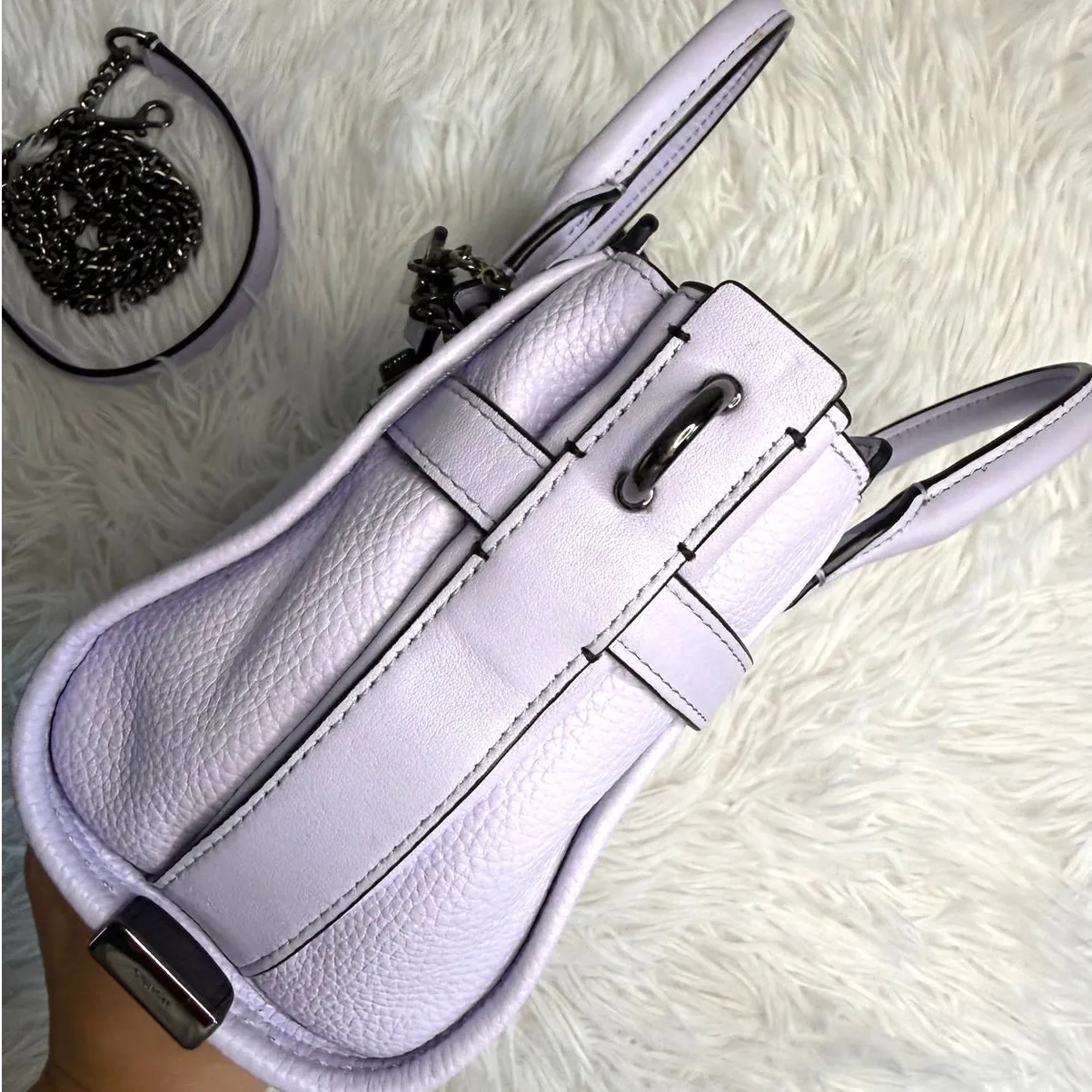 COACH Kiti Swagger 20 x Ariana Grande Crossbody - Image 4