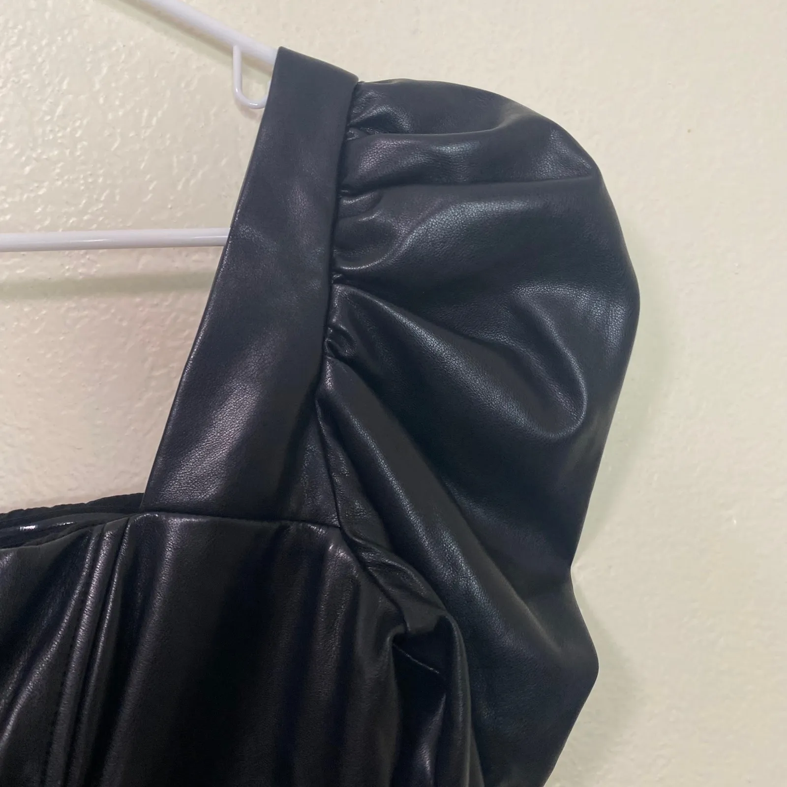 Avec Les Filles Black Faux Leather Corset Puff Sleeve Mini Dress Size Medium - Image 4