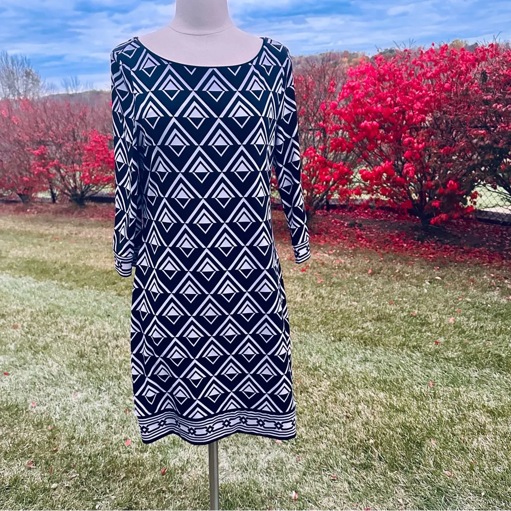 White House Black Market Black and White Geometric Print Sheath Dress Size M - Image 5
