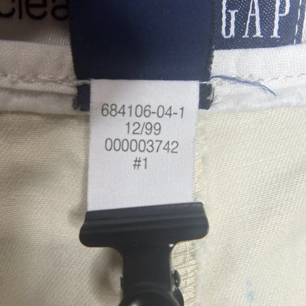 EUC GAP " Clean Cut" Shorts Cream Size 14 - Image 13