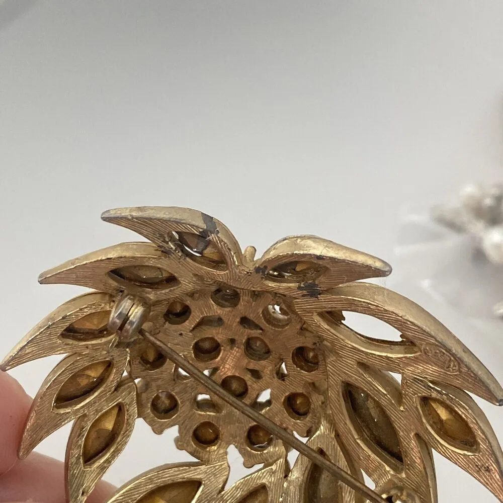 Vintage SPHINX Clear Rhinestone Large Brooch/Pin MISSING 2 RHINESTONE - Image 10