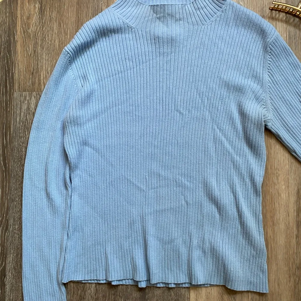 Vintage ‘90s Sky Blue Women's Ribbed Turtleneck Long Sleeve Sweater Size Large - Image 3