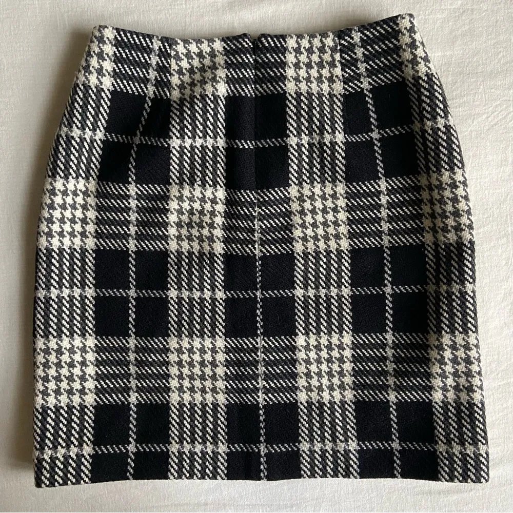 Black Plaid Wool Blend Skirt -  Size 2 / 4 - Image 2