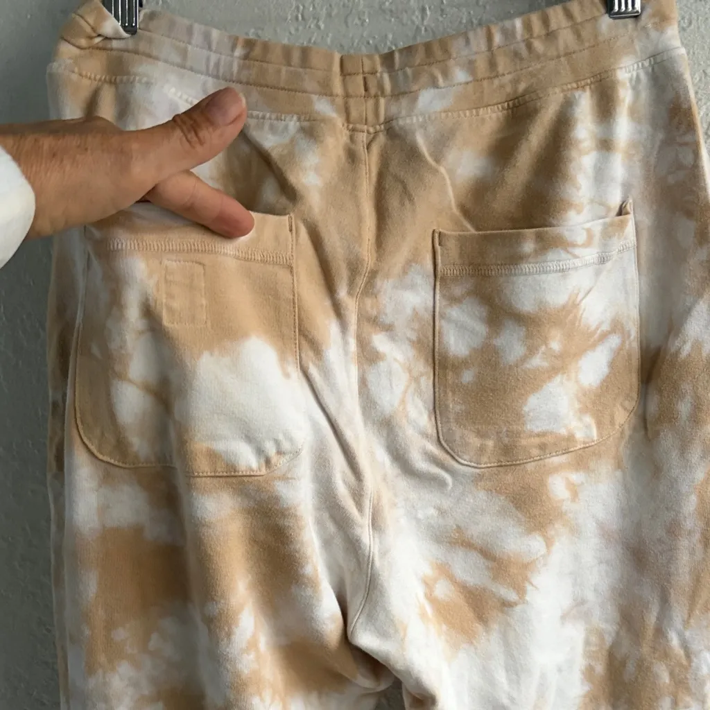 Vuori Women’s Tie-Dye Jogger Pants - Tan and White - Image 4