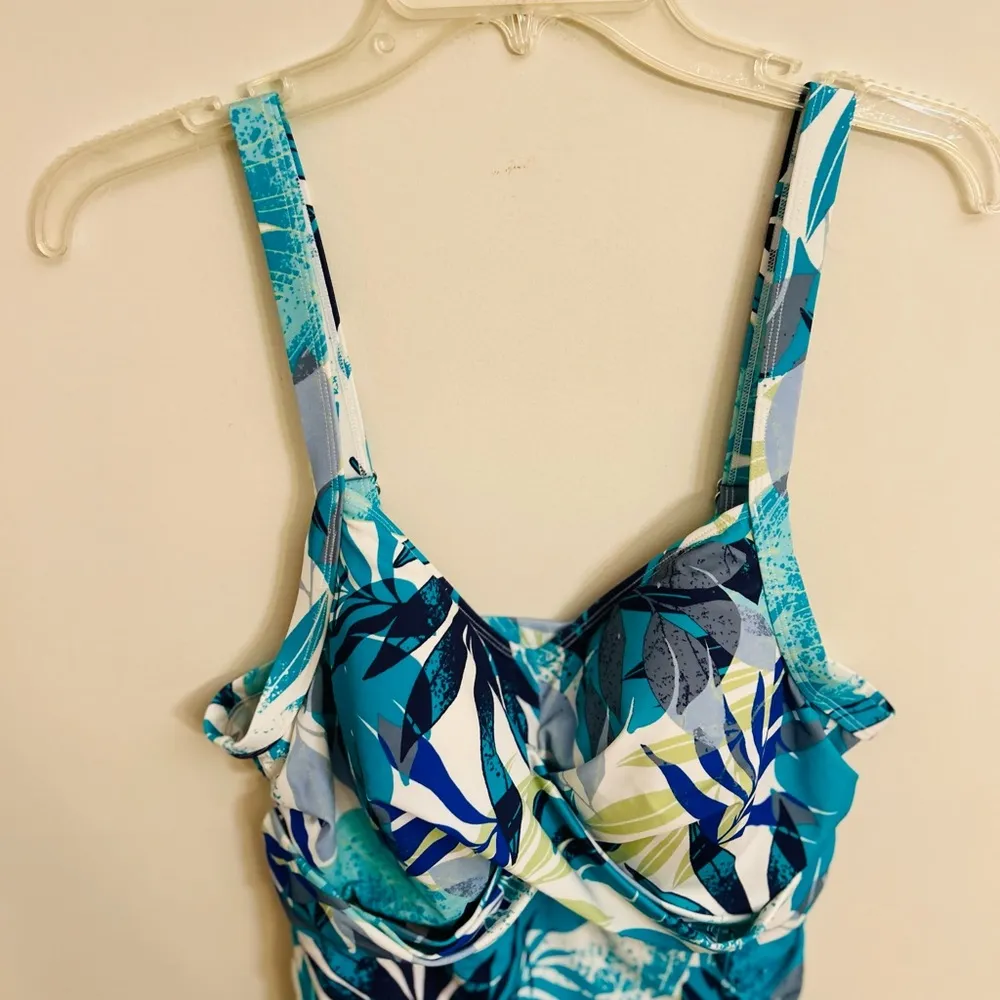 Denim & Co. Floral Beach Regular Sweetheart
Twist Front Swim Dress Size 14 - Image 13