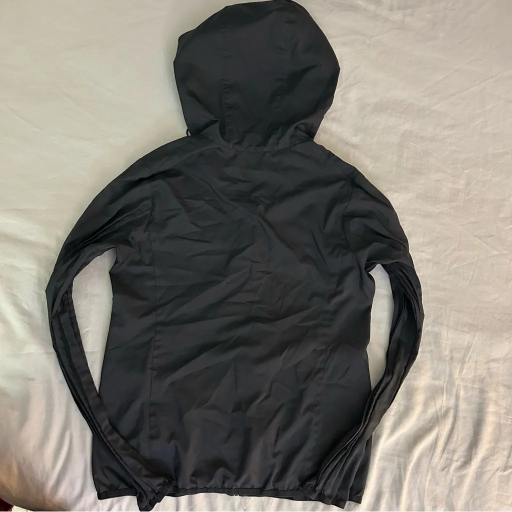 Uniqlo Black Women’s XS Packable Rain Jacket, Windbreaker - Image 8