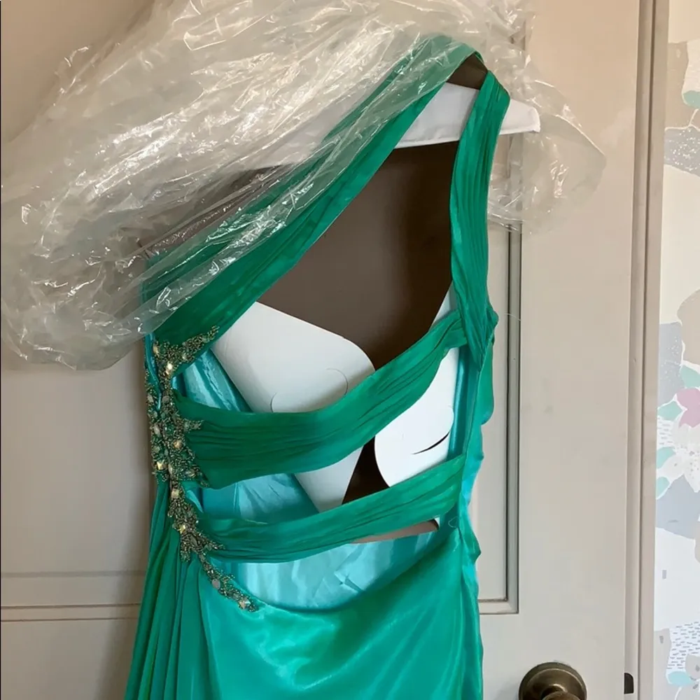 Morrell Maxie Teal Silver Prom Dress with Train Size 6 - Image 8