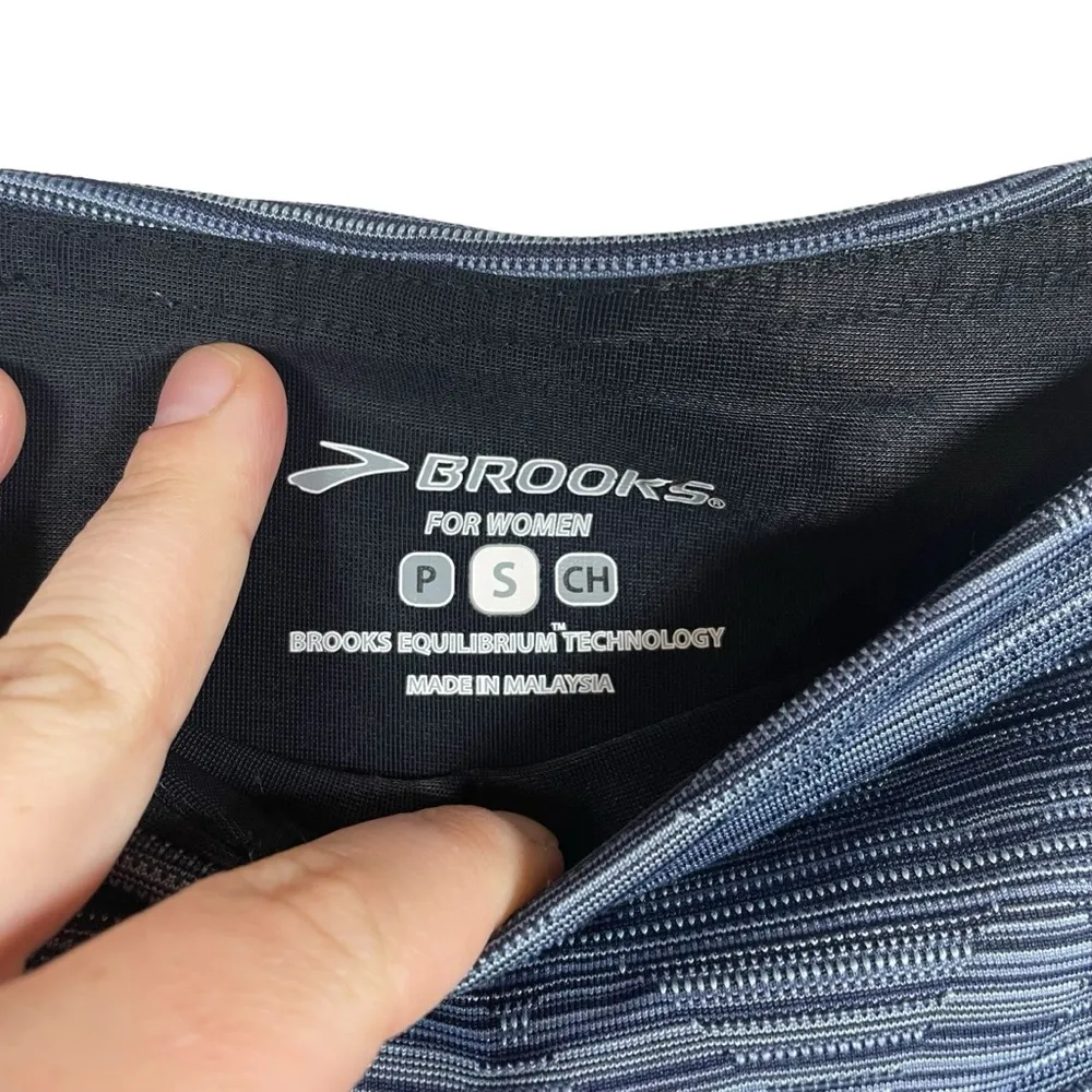 NWOT Brooks Women’s Urban Run Capri Patterned Leggings in Blue Size S - Image 5