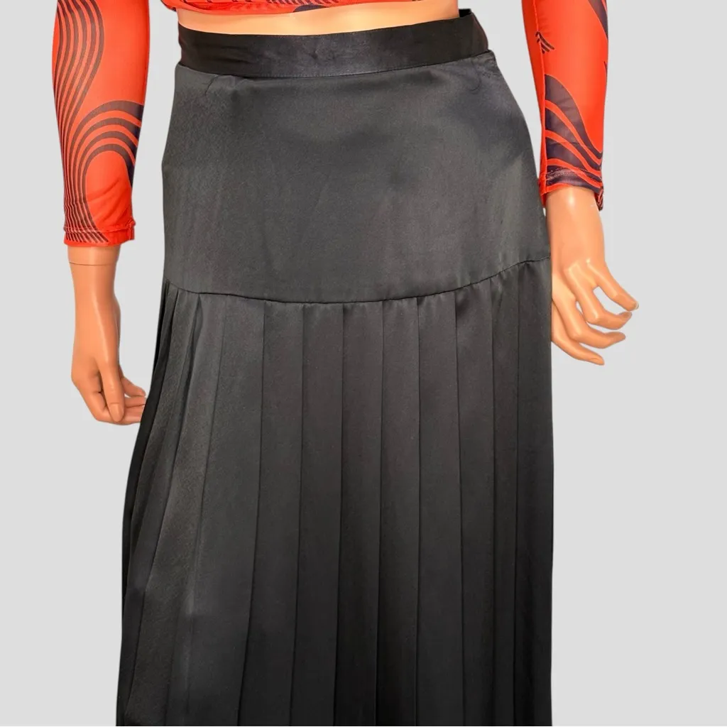 Liz Claiborne Drop Waisted Pleated Skirt Black Liquid Satin Goth Girl Neutral 10 - Image 3