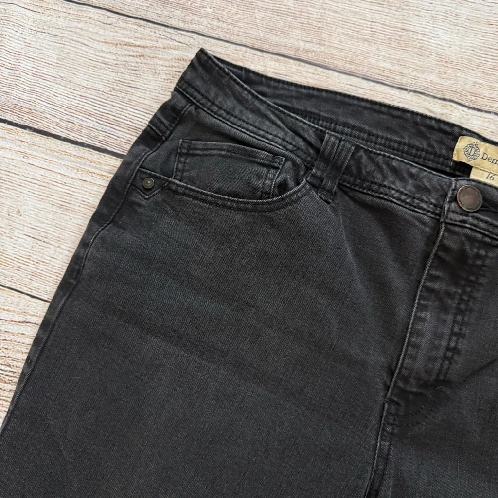 Democracy  Size 16 Black Denim Straight Leg Pants - Image 3