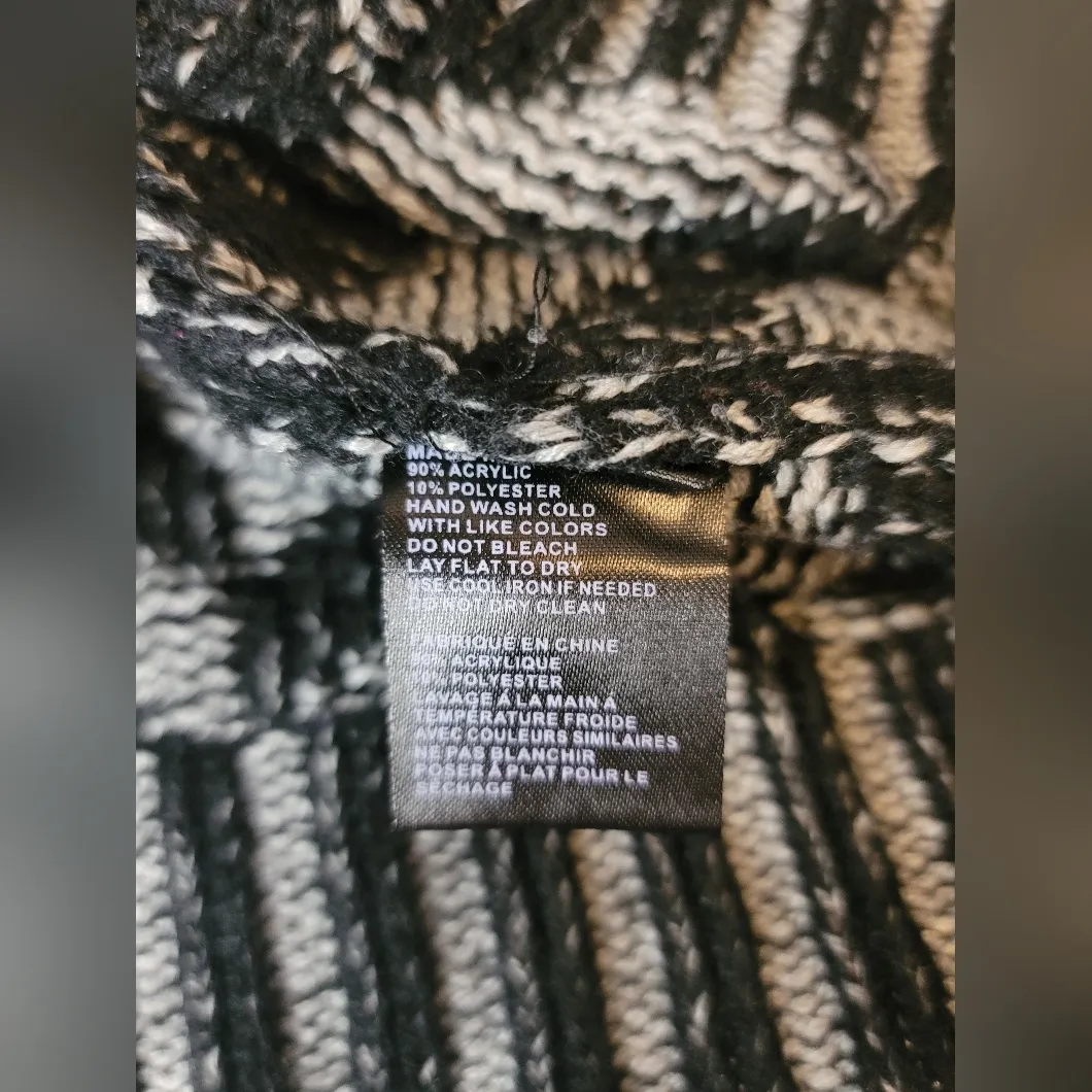 Paper Crane black and gray asymmetrical zip-up cardigan sweater. Size:L - Image 7