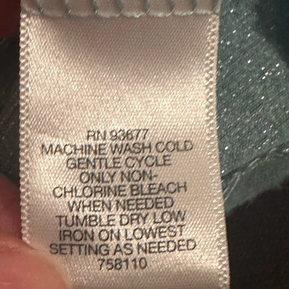 Liz Clarborne Light Blue Silver Metallic Blouse Boat Neck Sz 1X. Light material. - Image 9