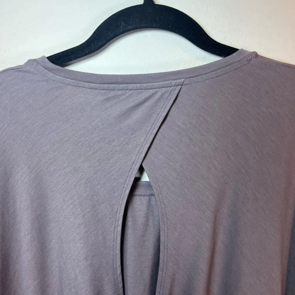 Athleta Women's Essence Twist Back Long Sleeve Shirt Top Gray Athletic Sz Medium - Image 8