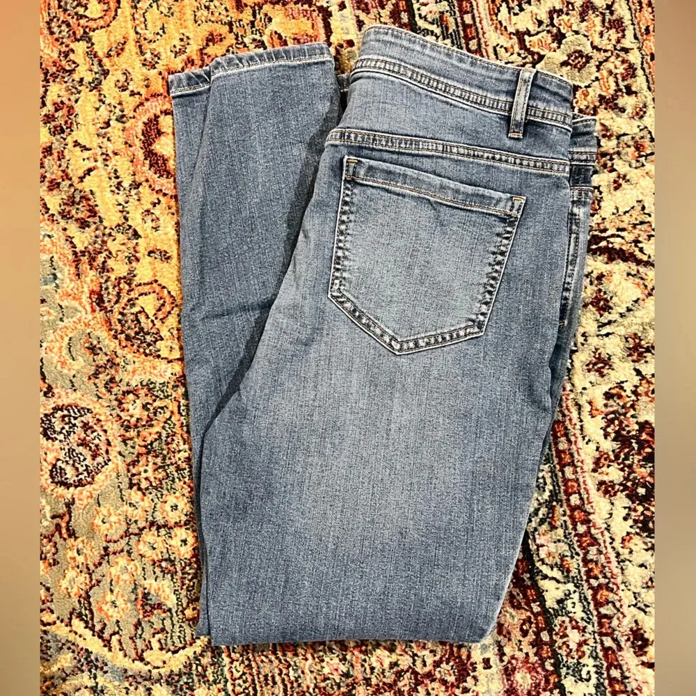 FINAL PRICE Ladies J. Jill Light Wash Jeans Blue Size 8 - Image 8