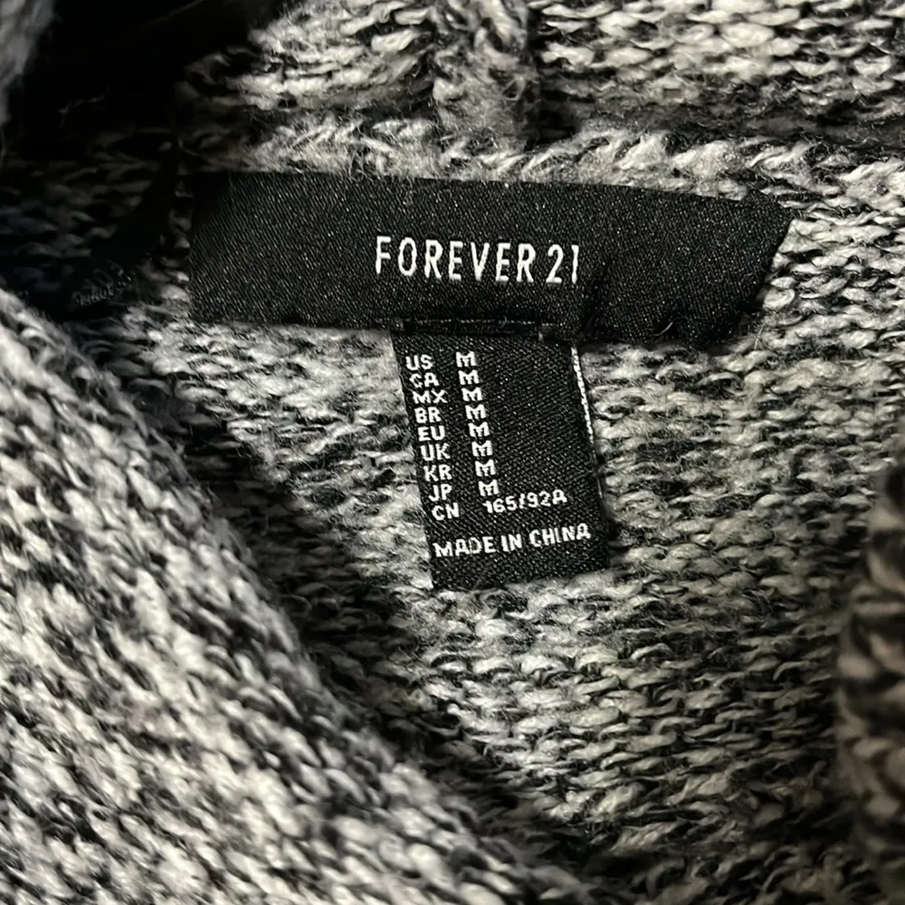 Forever 21  sweater‎ - Image 3