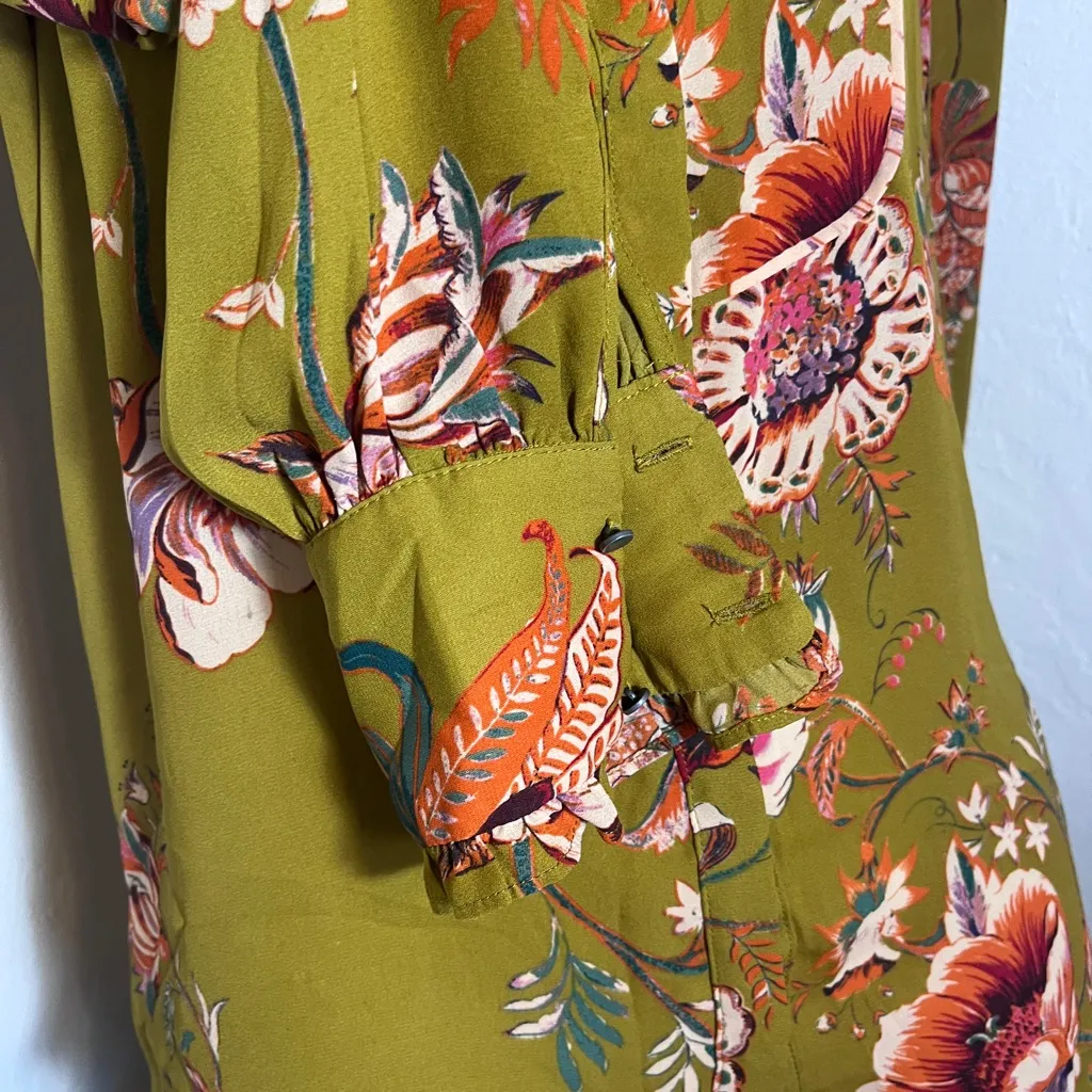 Gibson and Latimer Blouse Size Medium Floral Fall Button Down Green Orange - Image 3