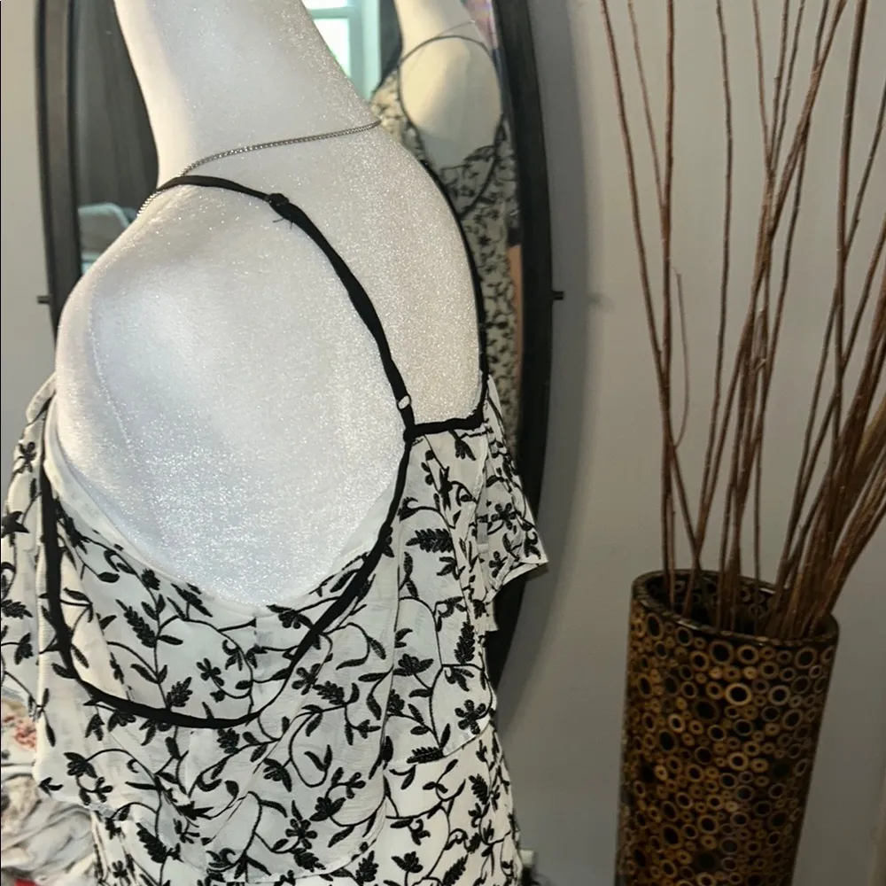 Elegant Black and White Midi Dress - Image 7