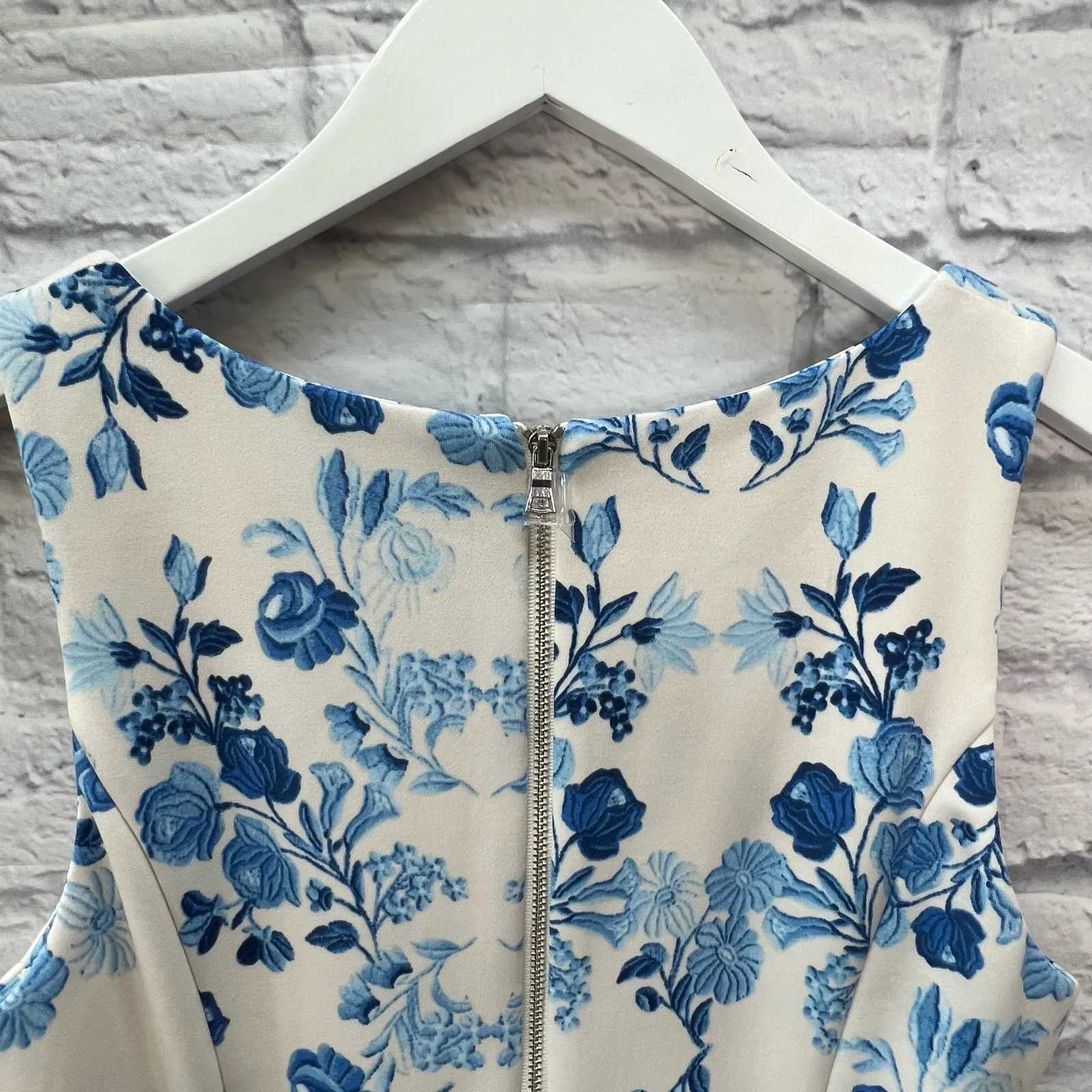 Donna Morgan White Blue Floral Sleeveless Scuba Tea Dress Size 4 New - Image 3