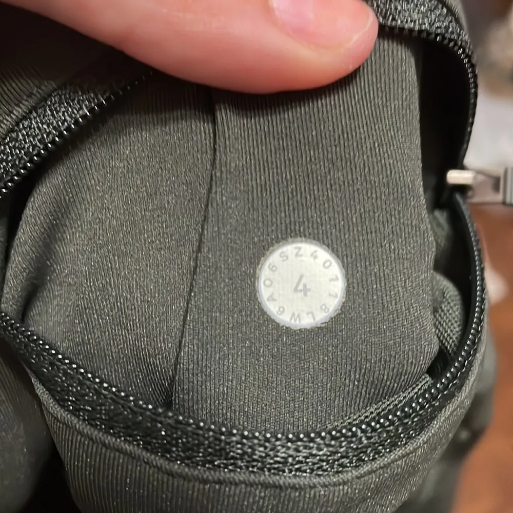 Lululemon Speed Up Crop in Dark Olive - Image 7