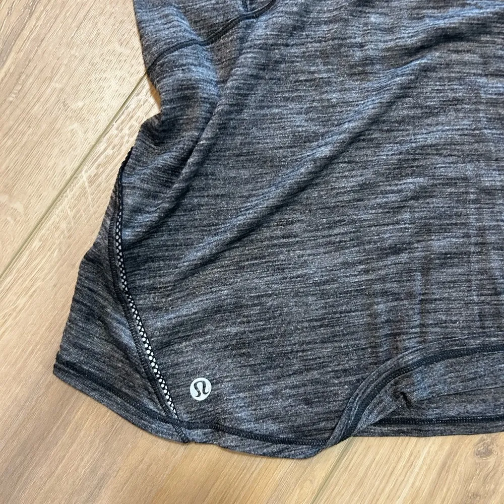 Lululemon Racerback w/Sports Bra - Size 10 - Image 8