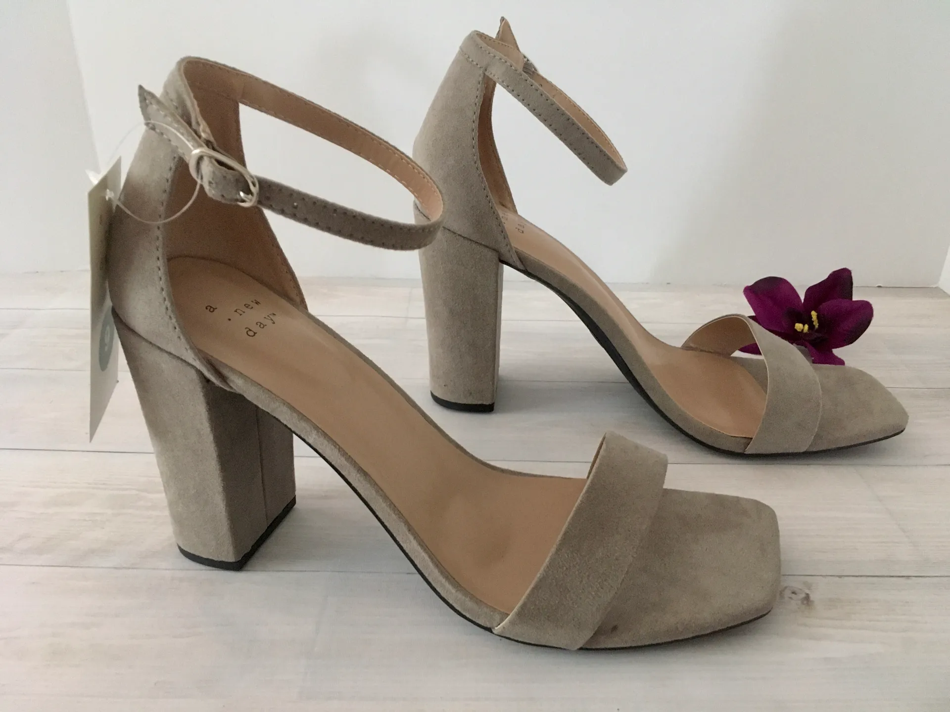 Square Toe Heels, Size 9 Gray - Image 3