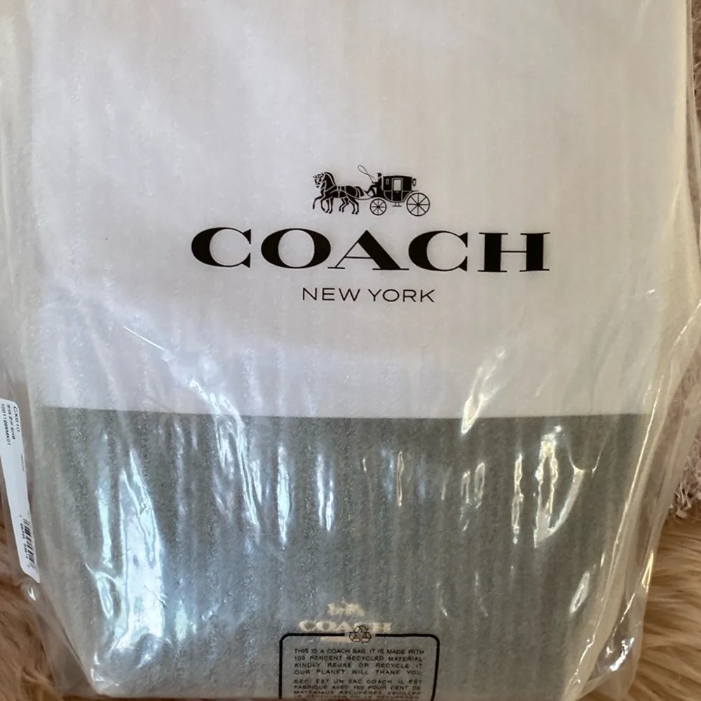 NWT Coach Brown Shoulder Bag with Timeless Elegance - Image 9