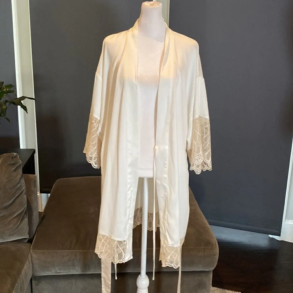 Women’s Flora Nikrooz Ivory Robe Size L NWT *READ - Image 15