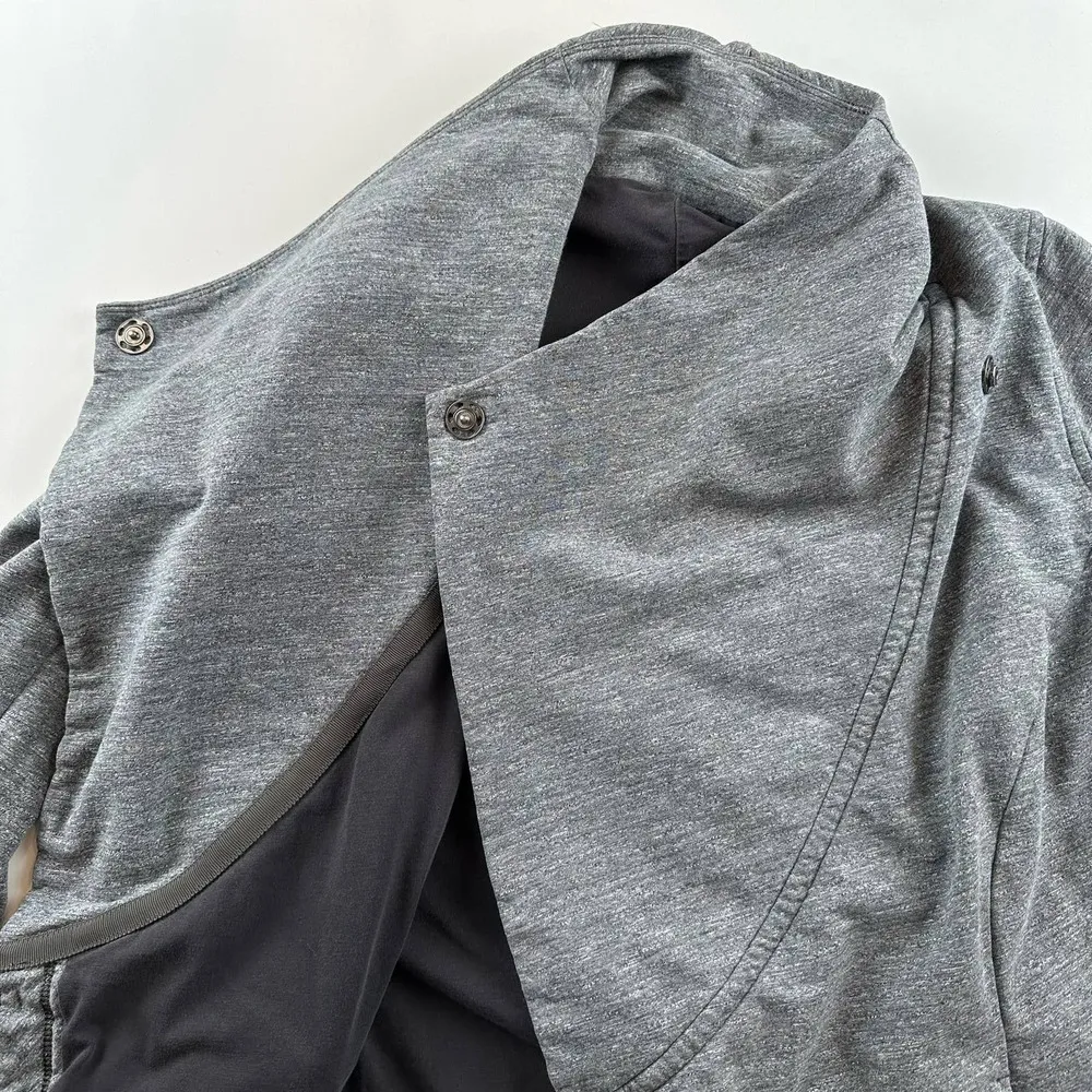 lululemon Thats a Wrap Snap Closure jacket Heathered Snow Slub Coal Gray Size 6 - Image 3