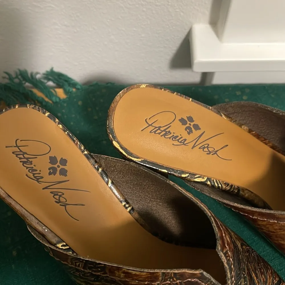 Patricia Nash Mules/clogs Ruffina Bronze Florals - Image 6