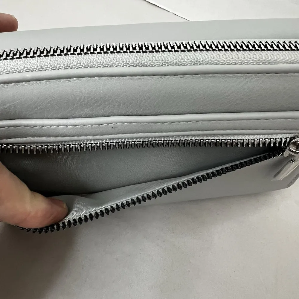 Safekeeper Trifold Wallet w/zipper coin holder - Image 6