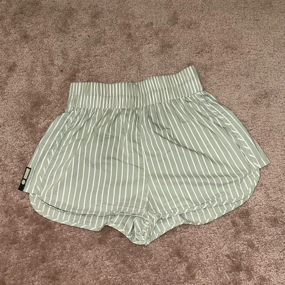 Daily Drills Poplin Striped Boxer Shorts Logo in Winter Green Medium - Image 3